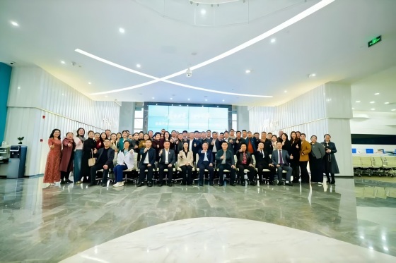 资源共享聚合力 融合发展启新程——成都盐城商会与青白江区蓉欧工业商会联合举办企业产业对接活动暨企业赋能服务部成立仪式